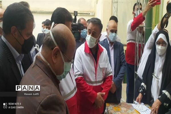 بازدید رییس ستاد کرونای استان تهران از مرکز واکسیناسیون فرهنگیان منطقه ۱۱
