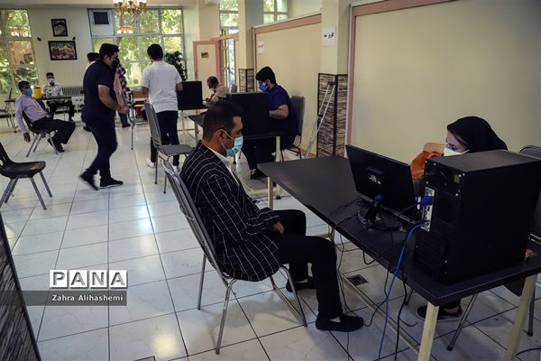 واکسیناسیون فرهنگیان در مدرسه ماندگار البرز