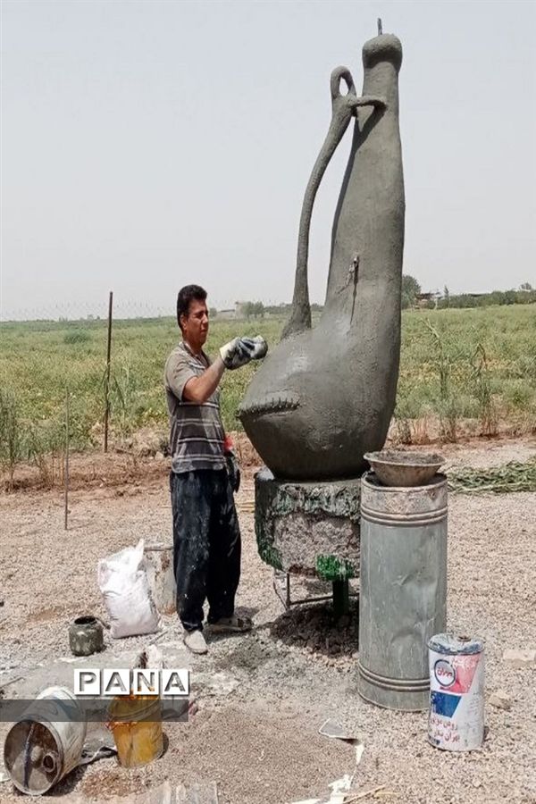 آماده سازی نمایشگاه «غنچه های خونین» در روستای باقرآباد قم