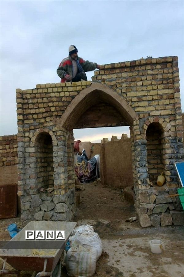 آماده سازی نمایشگاه «غنچه های خونین» در روستای باقرآباد قم