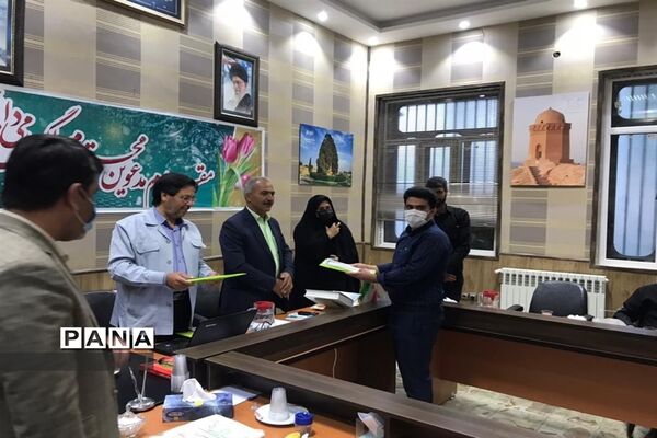 تجلیل اعضای شورای شهر ابرکوه از اصحاب رسانه
