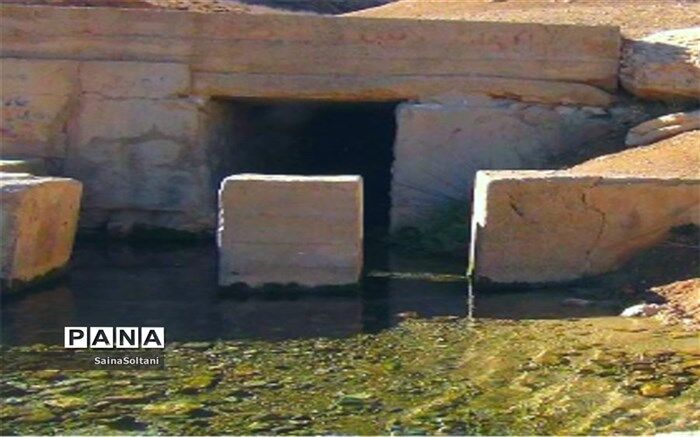 چشمه« شاپری ناز» و مشکل کم؟‌آبی در روستای زِوِردگان