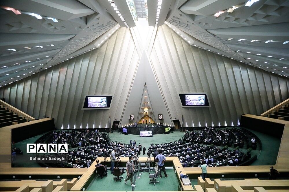 جلسه مجلس غیرعلنی شد؛ بررسی طرح فضای مجازی پشت درهای بسته