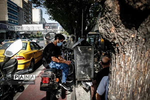 داروخانه 13 آبان در روزهای اوج کرونا