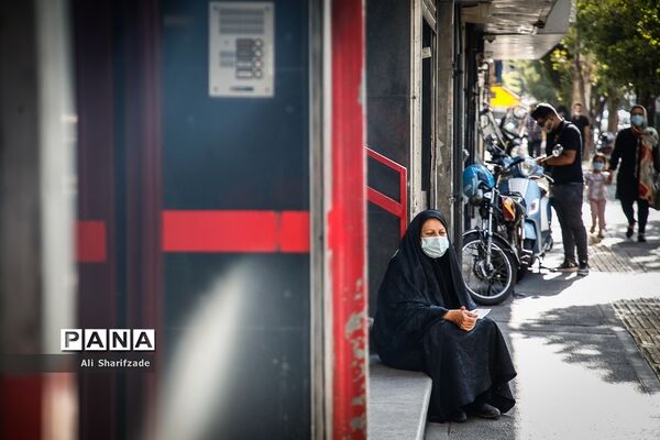 داروخانه 13 آبان در روزهای اوج کرونا
