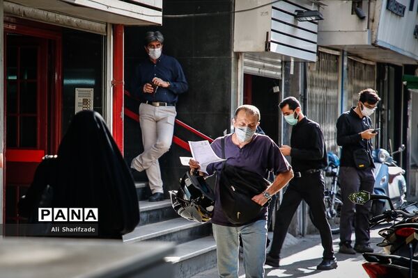 داروخانه 13 آبان در روزهای اوج کرونا