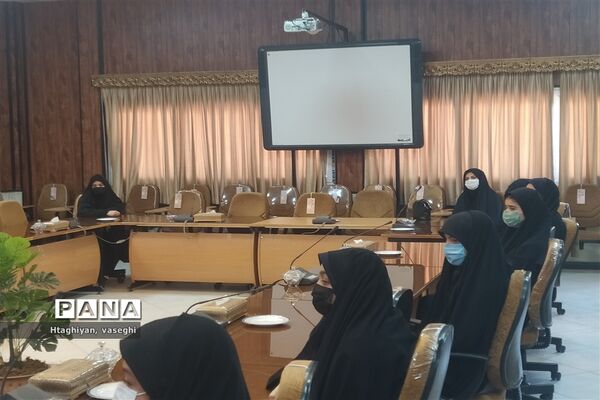 تقدیر از دانش آموز برتر جشنواره تابستان شاد و خبرنگاران برتر اداره آموزش وپرورش ناحیه4 استان اصفهان