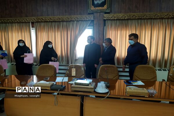 تقدیر از دانش آموز برتر جشنواره تابستان شاد و خبرنگاران برتر اداره آموزش وپرورش ناحیه4 استان اصفهان