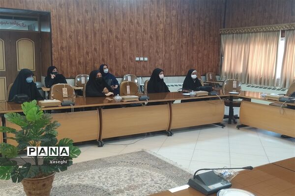 تقدیر از دانش آموز برتر جشنواره تابستان شاد و خبرنگاران برتر اداره آموزش وپرورش ناحیه4 استان اصفهان