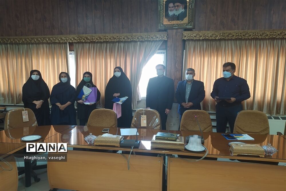 تقدیر از دانش آموز برتر جشنواره تابستان شاد و خبرنگاران برتر اداره آموزش وپرورش ناحیه4 استان اصفهان