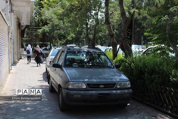 پیاده رو یا پارکینگ؟!