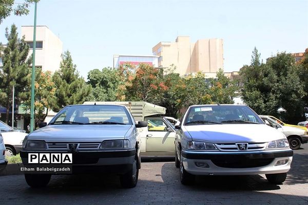 پیاده رو یا پارکینگ؟!