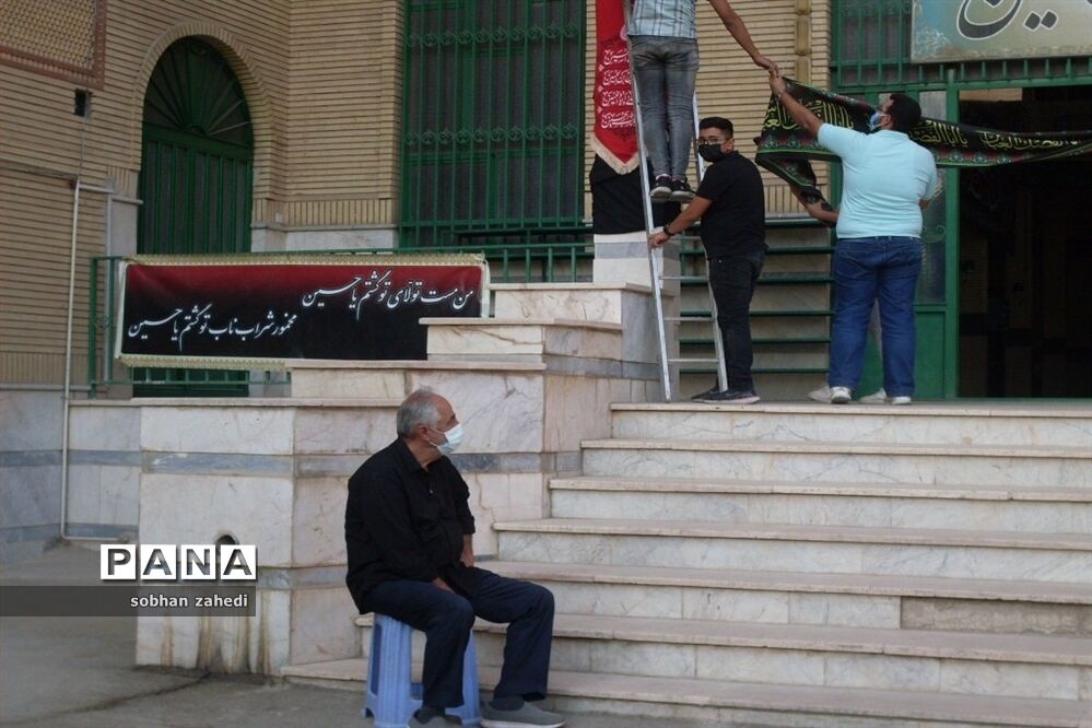 سیاهپوش شدن رودهن و بومهن در عزای امام حسین(ع)