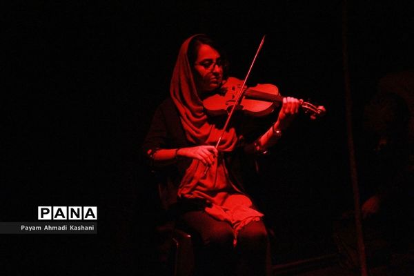 اجرای نمایش خیانت انیشتین