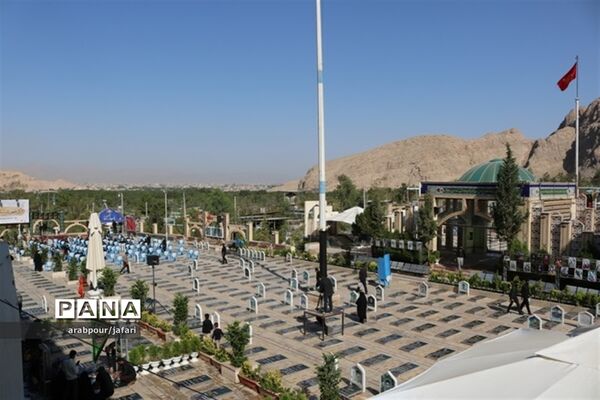 برگزاری سوگواره  احلی من العسل در جوار مرقد حاج قاسم سلیمانی