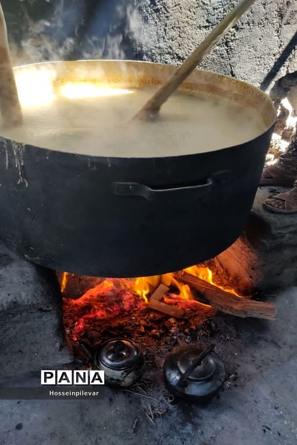پخت نذری در  هیئت حسینی شهرستان درمیان