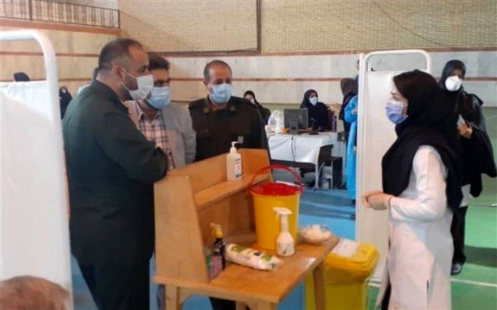 بازدید فرمانده سپاه شهرستان رباط کریم از محل واکسیناسیون در این شهرستان