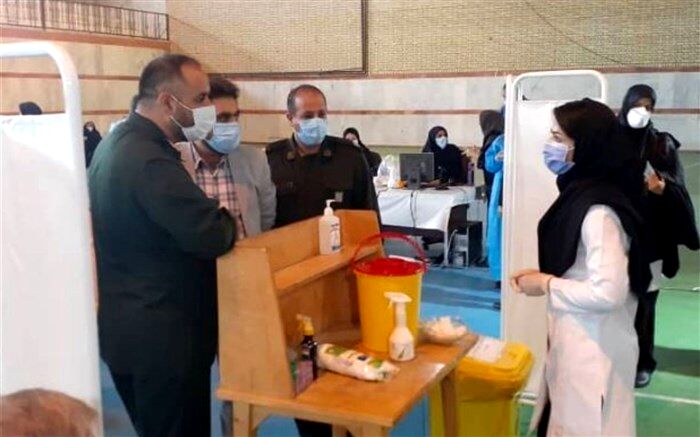 بازدید فرمانده سپاه شهرستان رباط کریم از محل واکسیناسیون در این شهرستان
