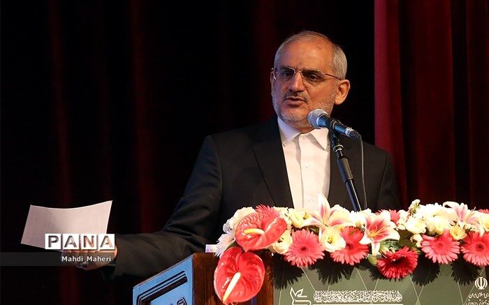 حاجی میرزایی: فرهنگیان آموزه‌های مکتب احیابخش عاشورا را در نهاد فرزندان نهادینه کنند