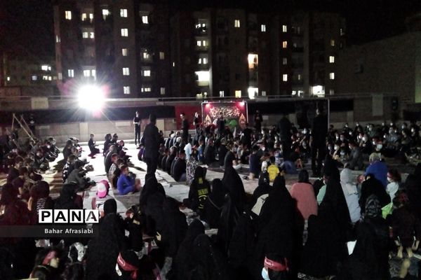 برگزاری  مراسم شب تاسوعای حسینی در شهرک آبشناسان شهرستان رباط کریم