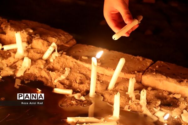 آیین شمع گذاری شب عاشورا در مساجد تبریز
