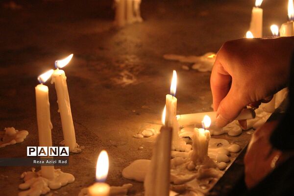 آیین شمع گذاری شب عاشورا در مساجد تبریز
