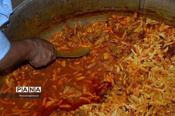 طبخ غذای حسینی در شهرستان خوسف