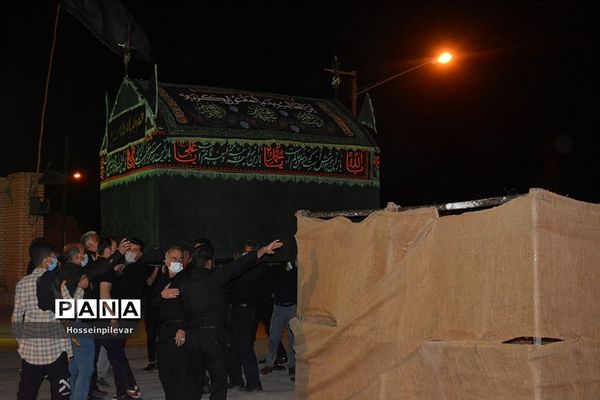 آماده‌سازی نخل عزاداری در شهرستان خوسف