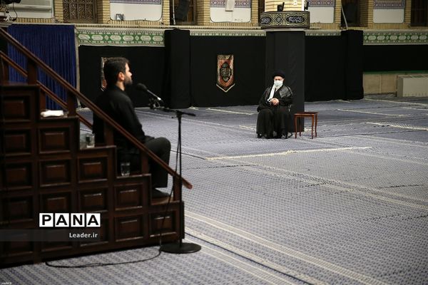 مراسم عزاداری شب عاشورای حسینی در حسینیه امام خمینی(ره)