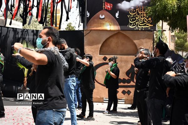 ز کودکی خادم این تبار محترمم