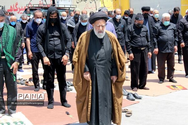 عزاداری سرور سالار شهیدان و برپایی نماز ظهر عاشورا در شهر یاسوج