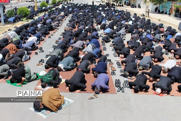 عزاداری سرور سالار شهیدان و برپایی نماز ظهر عاشورا در شهر یاسوج