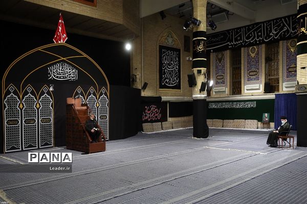 مراسم عزاداری شام غریبان با حضور رهبر انقلاب اسلامی