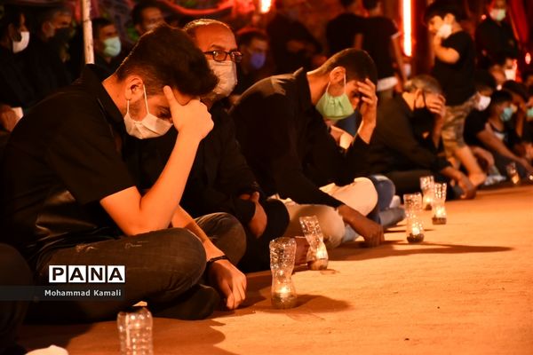 حزن و اندوه عزاداران حسینی در شام غریبان امام حسین (ع)