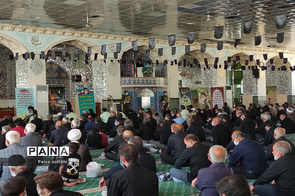 برگزاری نماز جمعه در محل زیارتگاه امامزاده سید حمزه کاشمر