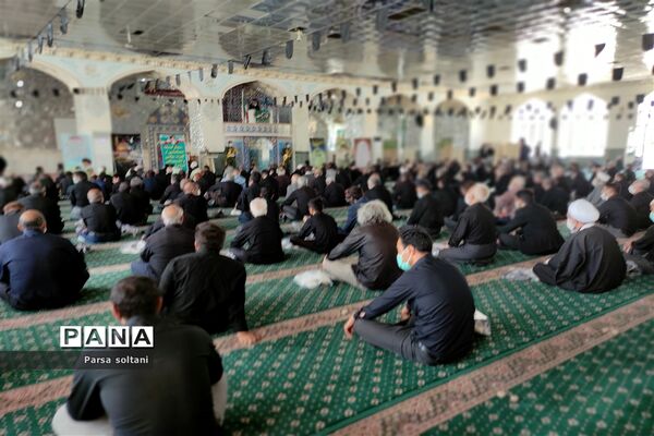 برگزاری نماز جمعه در محل زیارتگاه امامزاده سید حمزه کاشمر