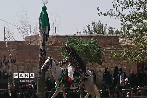 مراسم عزاداری و تعزیه  برای اسیران کربلا در روستای فرح آباد کاشمر