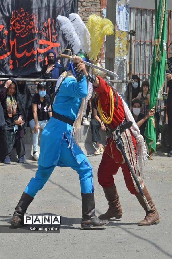 مراسم تعذیه خوانی  در میانه