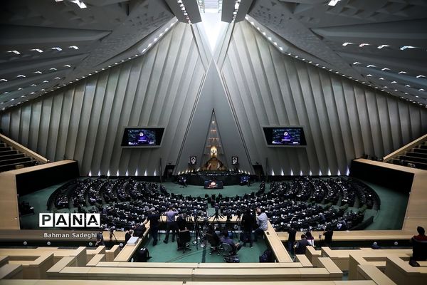 جلسه بررسی صلاحیت وزرای پیشنهادی دولت سیزدهم در مجلس