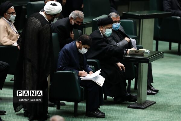 جلسه بررسی صلاحیت وزرای پیشنهادی دولت سیزدهم در مجلس
