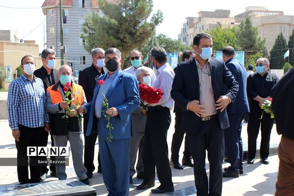 گلباران مزارشهدای آستان مقدس امامزاده عقیل(ع) اسلامشهر