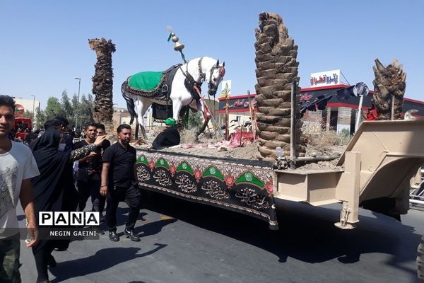 حرکت کاروان نمادین اسرای کربلا در قم