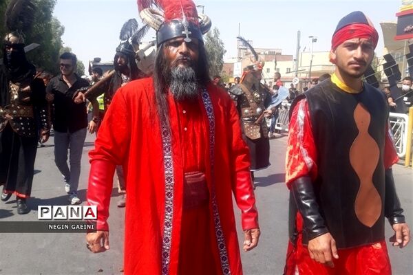 حرکت کاروان نمادین اسرای کربلا در قم