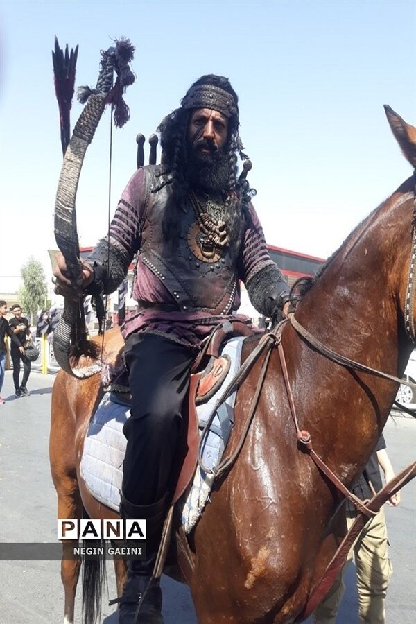 حرکت کاروان نمادین اسرای کربلا در قم