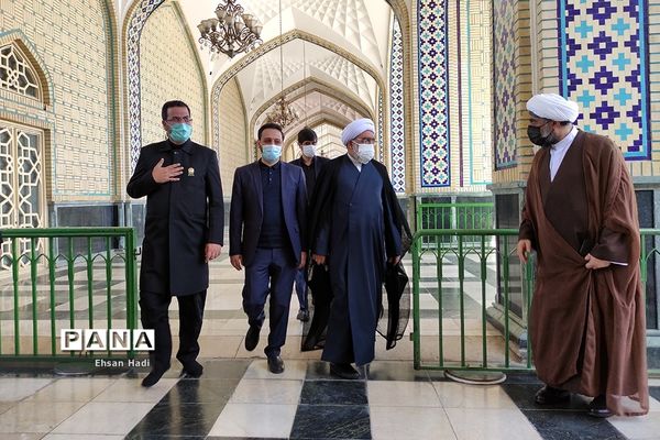 تشییع پیکر علامه حکیمی در بارگاه  رضوی