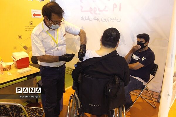 اجرای طرح واکسیناسیون کووید 19 کارکنان شهر زیرزمینی