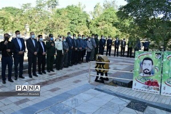 غبارروبی مزار شهدای خلیل آباد به مناسبت گرامیداشت هفته دولت