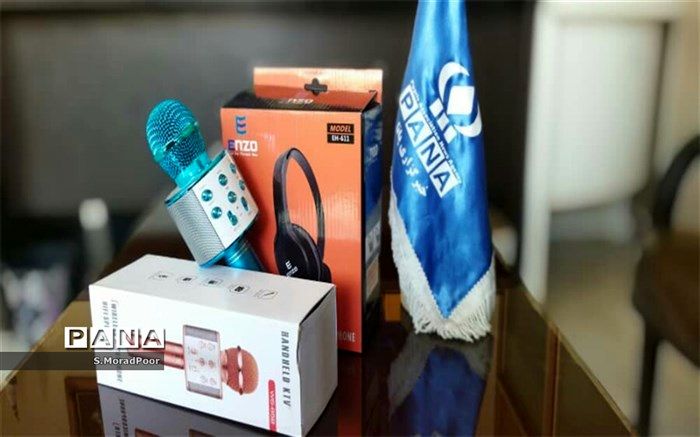 اهدای جوایز به دانش‌آموز_ خبرنگاران برتر چهارمحال و بختیاری