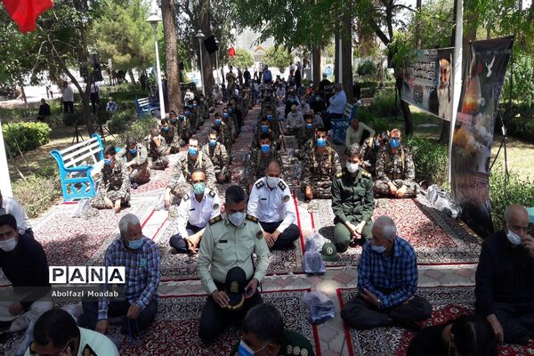 برگزاری نماز جمعه در فضای باز امامزاده سید حمزه شهرستان کاشمر