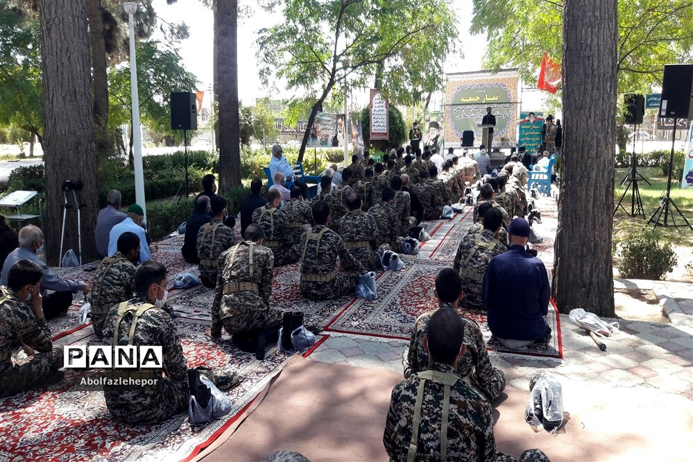 برگزاری نماز جمعه در فضای باز امامزاده سید حمزه شهرستان کاشمر
